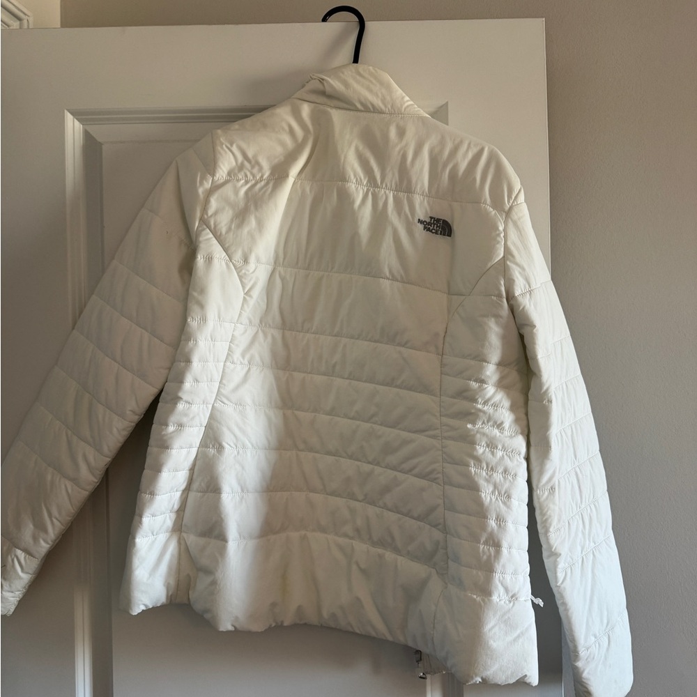 The North Face Women's Cream Puffer Jacket - Picture 4 of 5